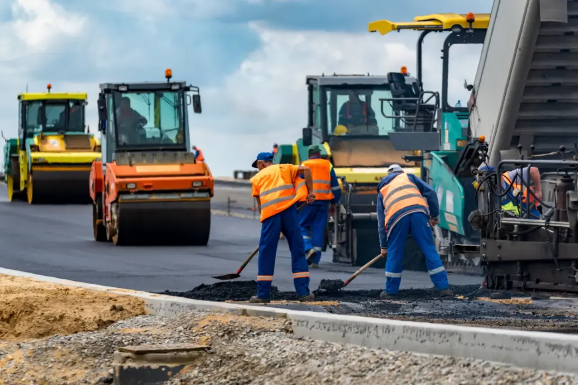 Ile kosztuje położenie 1 km asfaltu? Zaskakujące wydatki i czynniki