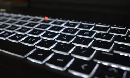 Jak podświetlić klawiaturę w laptopie Acer – proste sposoby i triki