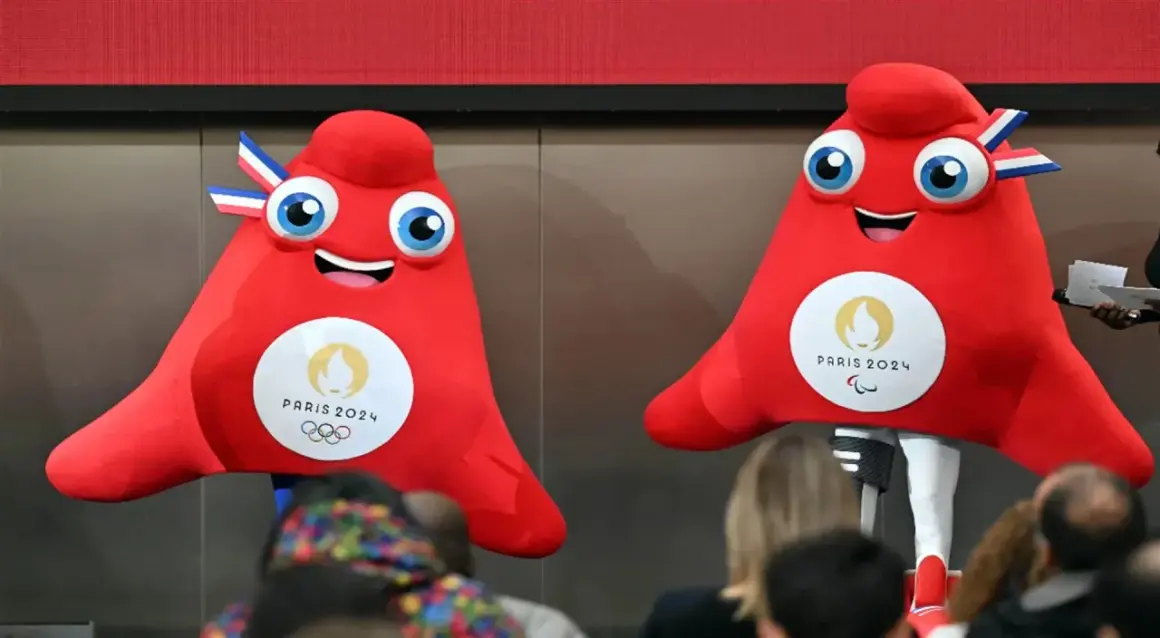 Czapka frygijska: Jak symbol wolności podbił świat i Smerfy?