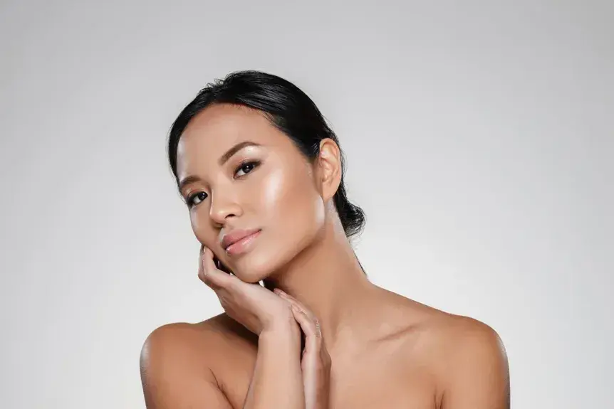 Makijaż rozświetlający: Odkryj sekret naturalnego efektu glow
