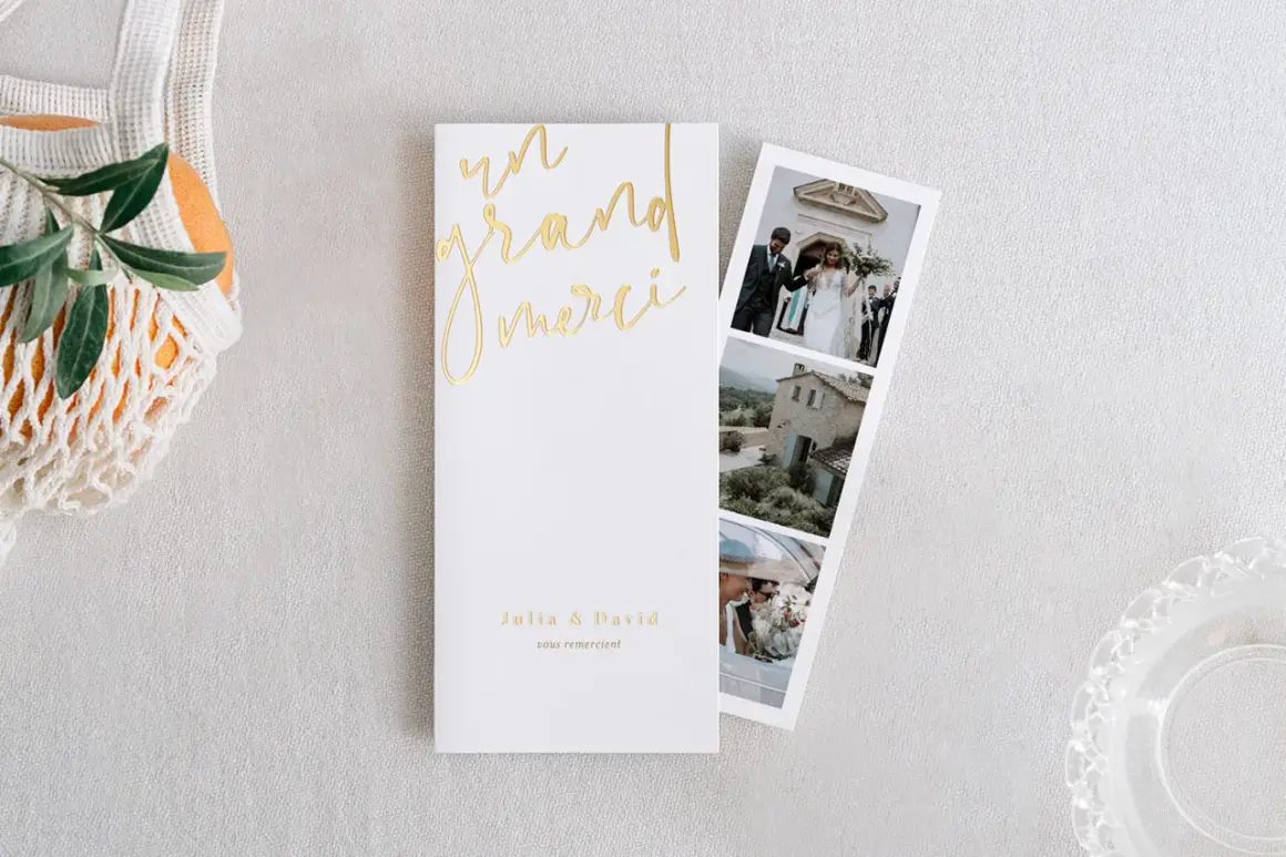 Carte "Un grand merci" pour les invités de mariage, avec des photos du couple et un texte de remerciement.