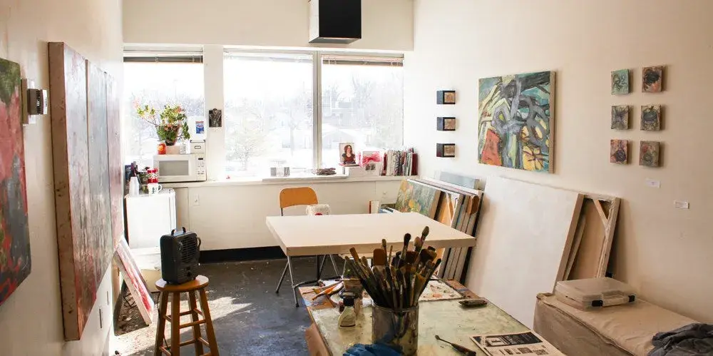Transforma tu sótano en estudio de dibujo: Guía para un espacio ideal