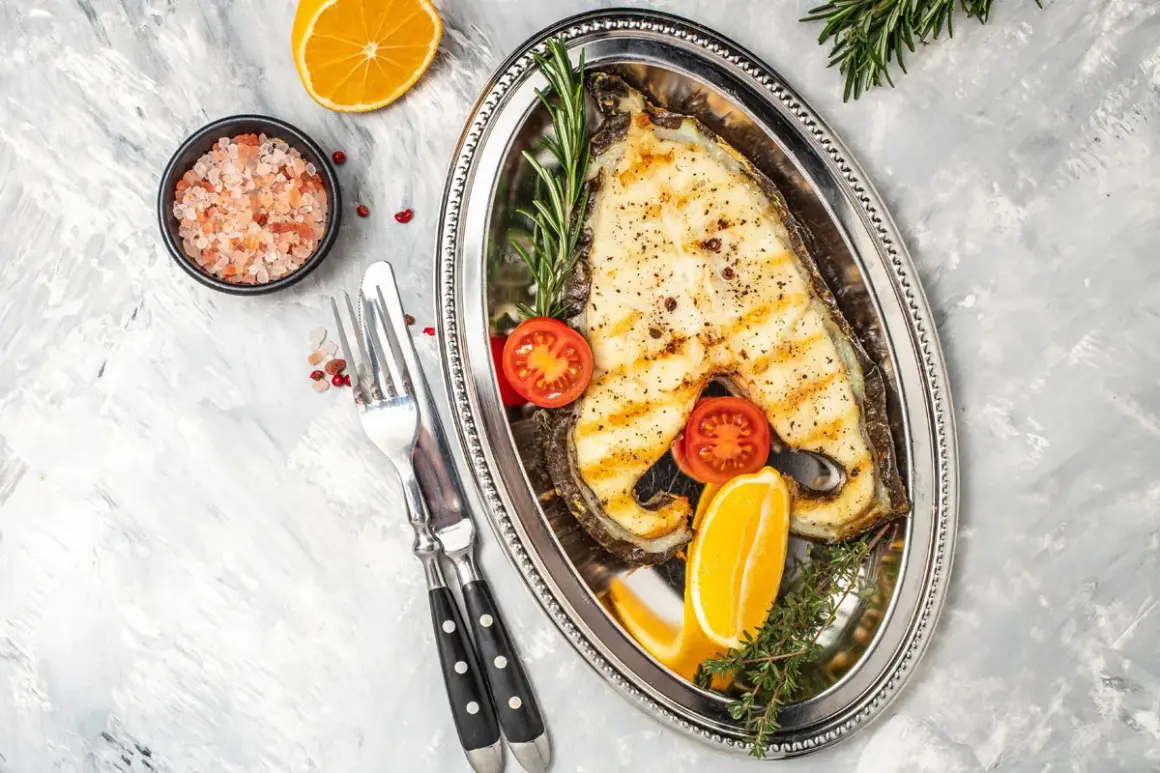 Grillowany ząbacz z pomidorkami i cytryną. Czy jest zdrowa? Tak, to pyszne i zdrowe danie!