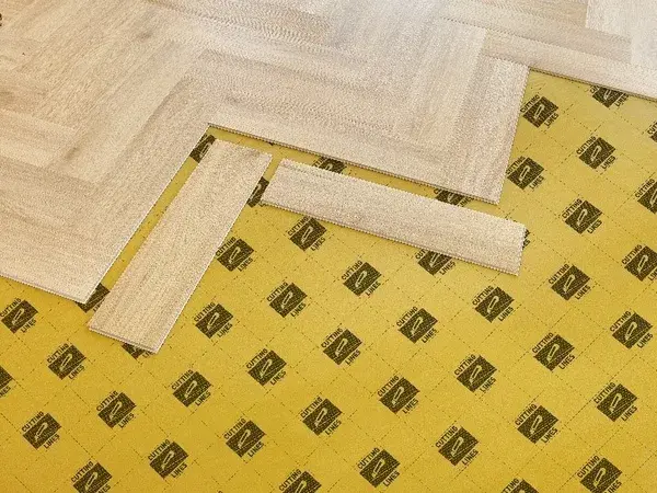 Jaka płyta na podłogę? Wybierz idealny podkład z ekspertem!