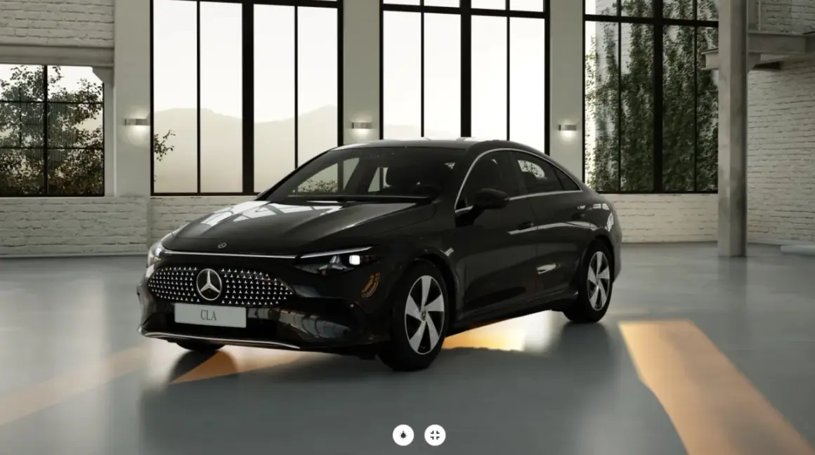 Elegancki, czarny Mercedes CLA w nowoczesnym wnętrzu. Poznaj jego **mercedes cla dane techniczne** i poczuj moc.