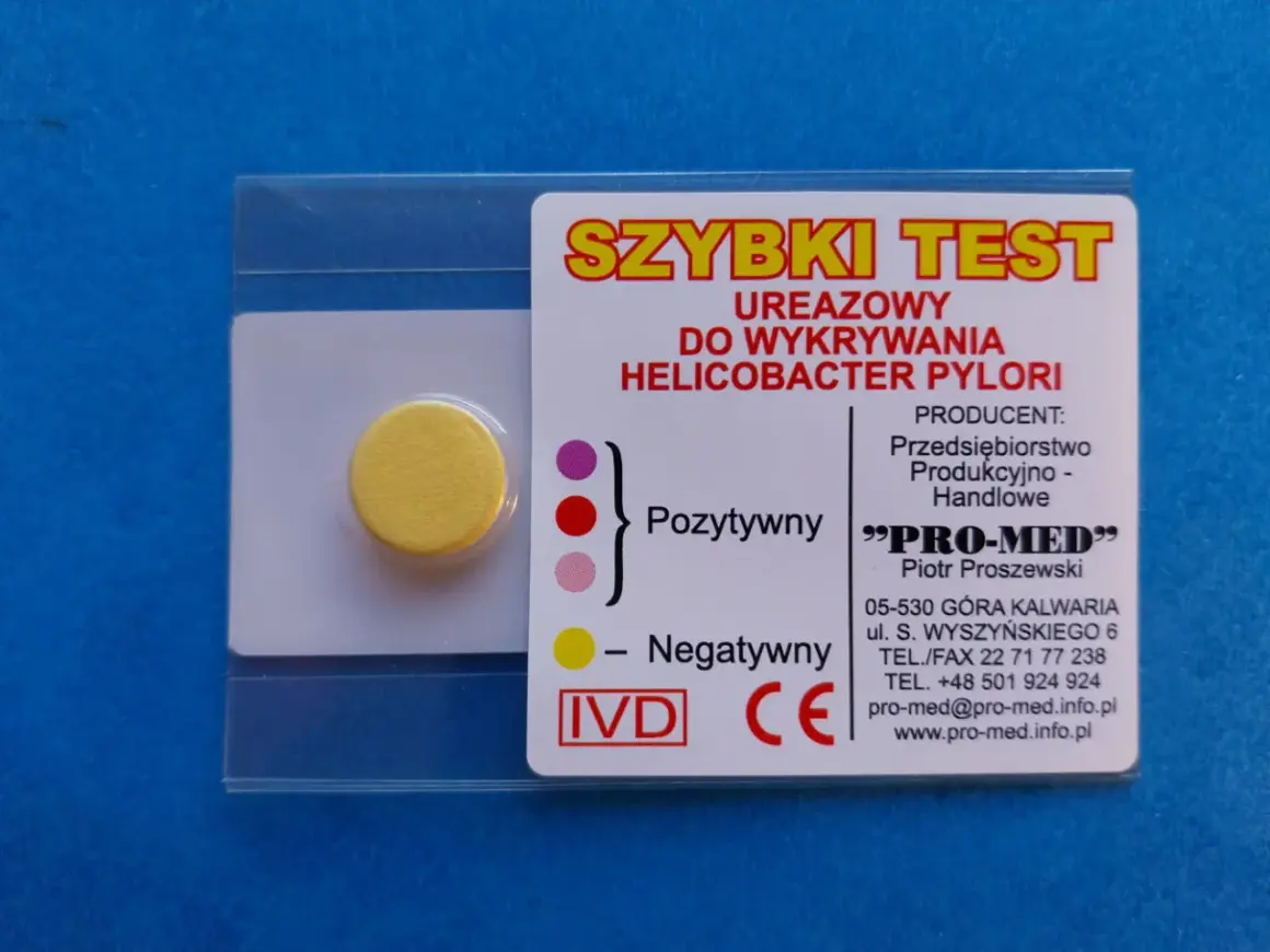 Szybki test ureazowy do wykrywania Helicobacter pylori. Pozytywny wynik to zmiana koloru na czerwony, negatywny na żółty.