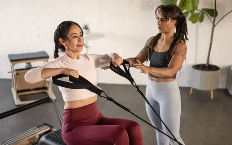 Joga czy Pilates? Co lepsze na ból kręgosłupa i odchudzanie?