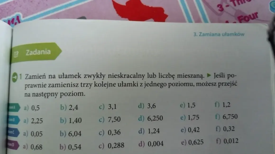 Zadanie 1: zamień liczby na ułamki zwykłe lub liczbę mieszaną. Rozwiąż przykłady, by przejść na wyższy poziom.