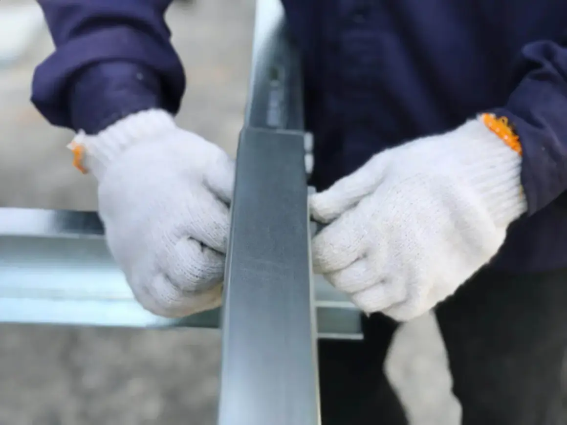 Jak skutecznie zabezpieczyć metal przed korozją chemia i uniknąć kosztów