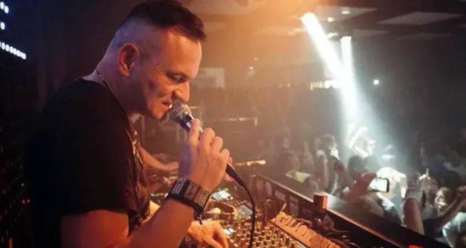Ile bierze DJ Hazel za występ? Odkryj zaskakujące stawki!