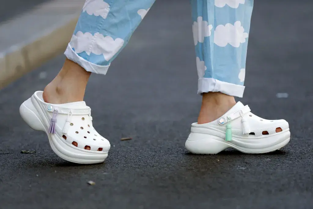 Buty jak crocsy – najlepsze alternatywy, które zachwycą komfortem i stylem