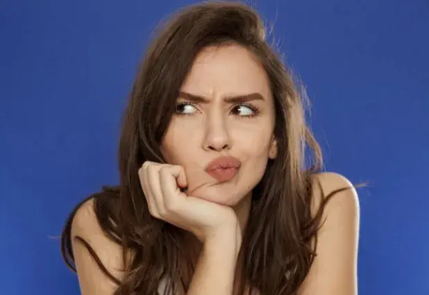 Czy zazdrość to grzech? Zrozumienie moralnych konsekwencji emocji