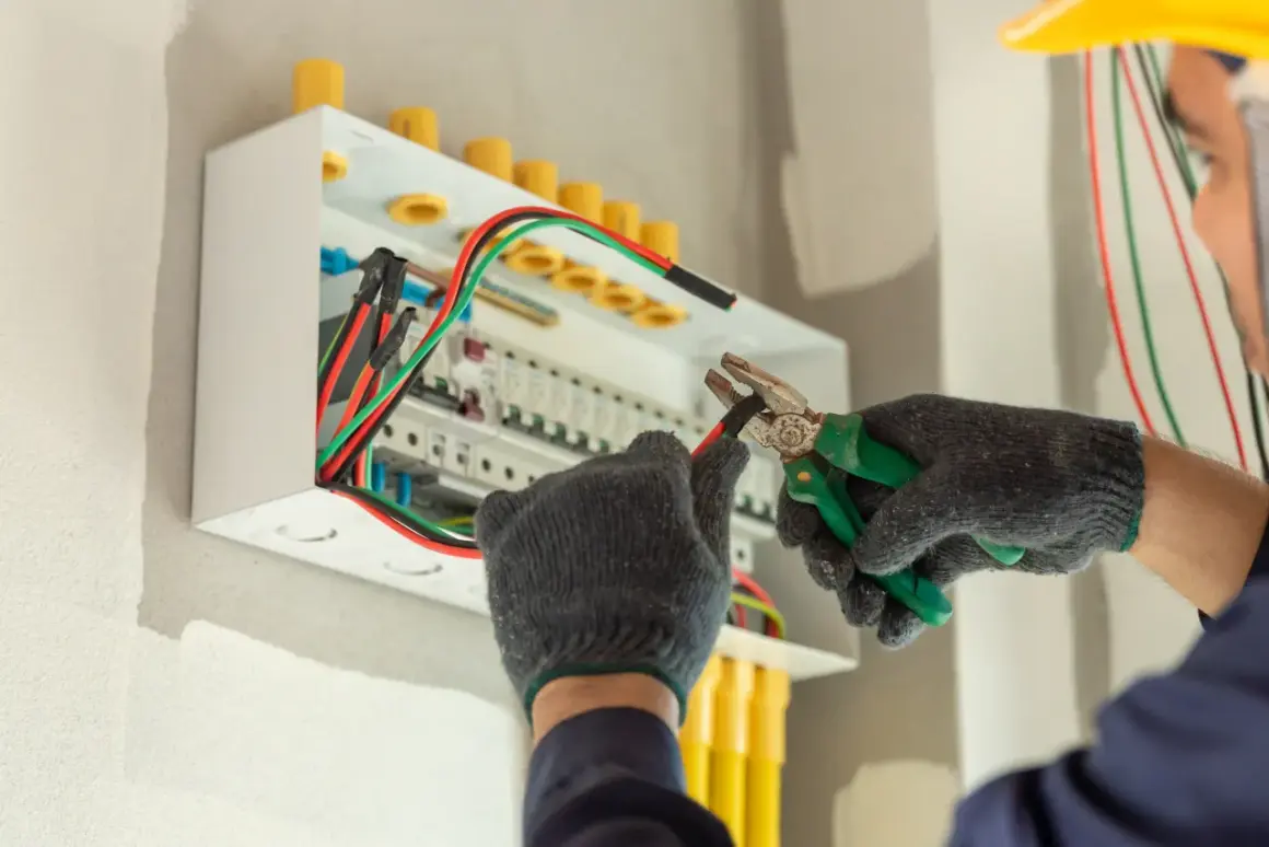 Ile zarabia elektryk w Norwegii? Zaskakujące fakty o wynagrodzeniach
