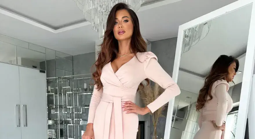 Co na sukienkę do kościoła - elegancja i skromność w modzie