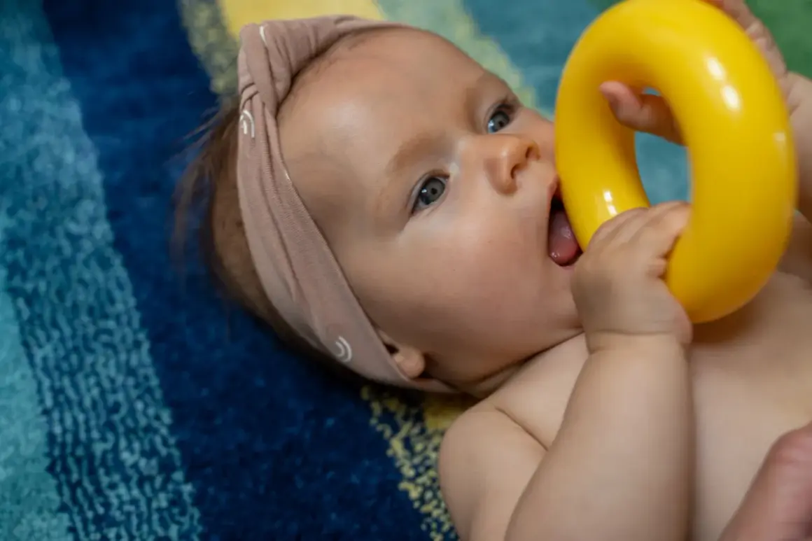Zaburzenia sensoryczne u niemowląt objawy: Co może niepokoić rodziców?