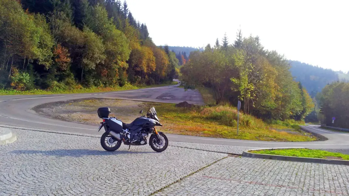 Gotowe trasy motocyklowe: najlepsze propozycje na niezapomniane przejazdy w Polsce