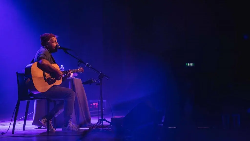 Ile trwa koncert Pawła Domagały? Czas trwania i emocje na scenie