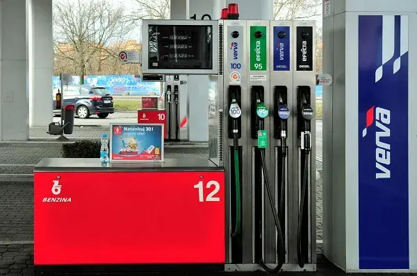 Verva 98 to benzyna czy diesel? Odkryj kluczowe różnice i wybór paliwa
