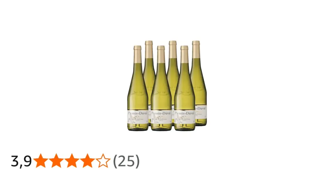 Sechs Flaschen Muscadet Wein, "Plessis-Duval Sur Lie", stehen nebeneinander.