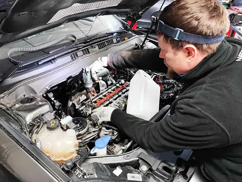 Kiedy wymienić rozrząd w Fordzie C-Max 1.8 benzyna? Uniknij kosztownych awarii!