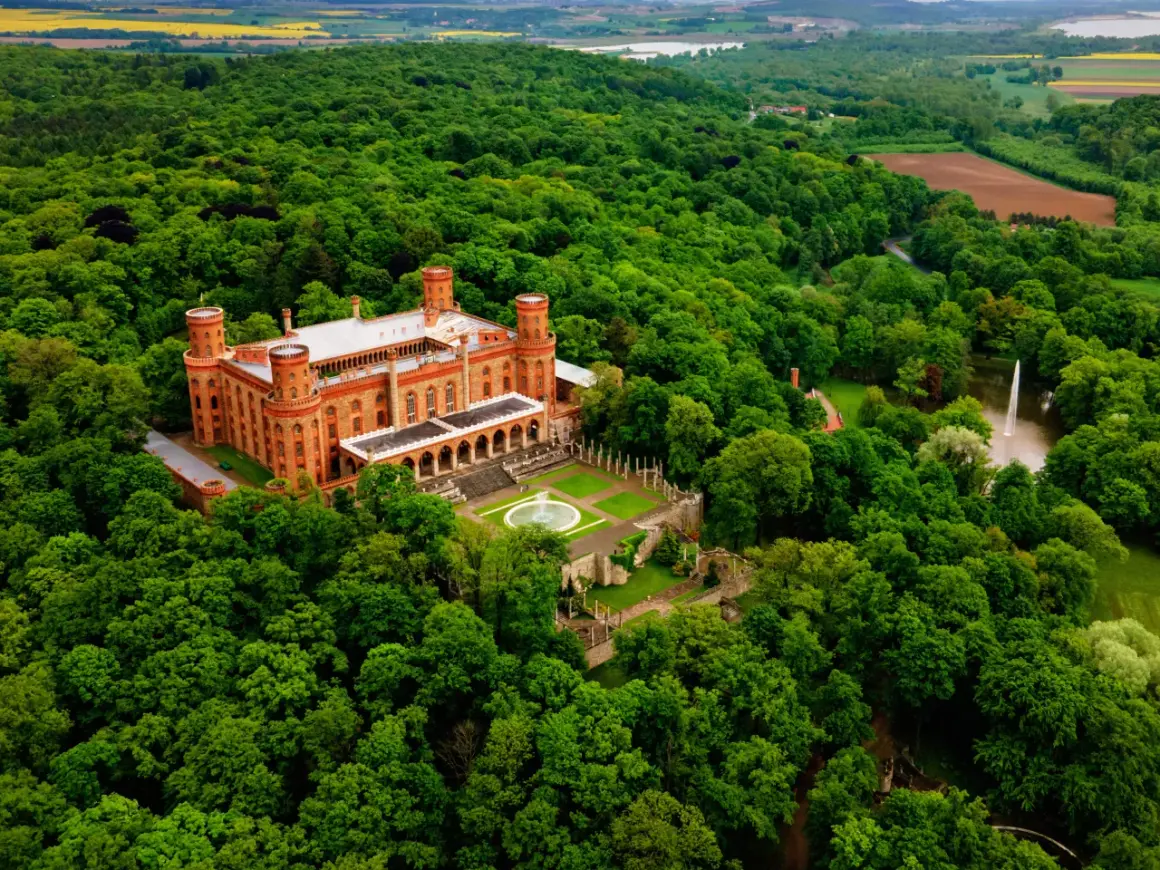 Kamieniec Ząbkowicki: Pałac Marianny, atrakcje Kompletny przewodnik