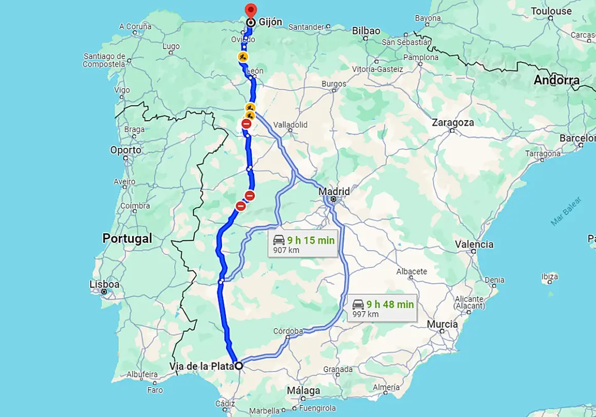 Mapa de España y Portugal con una ruta marcada de Gijón a Sevilla, mostrando el itinerario de la Ruta de la Plata.
