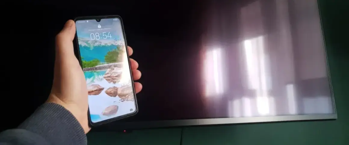 Jak łatwo podłączyć telefon do telewizora - sprawdź metody i porady