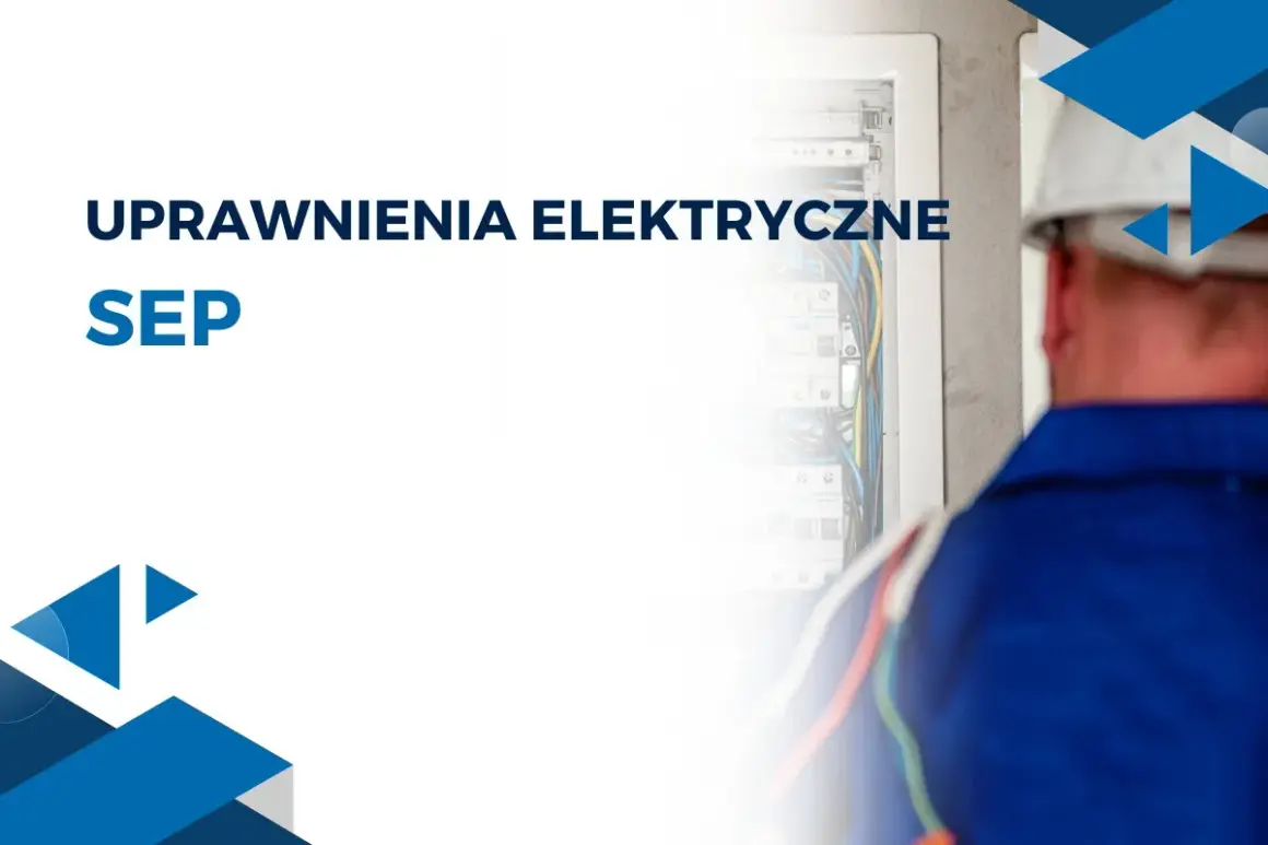 Elektryk w białym kasku sprawdza instalację elektryczną. Tekst: "Uprawnienia elektryczne SEP".