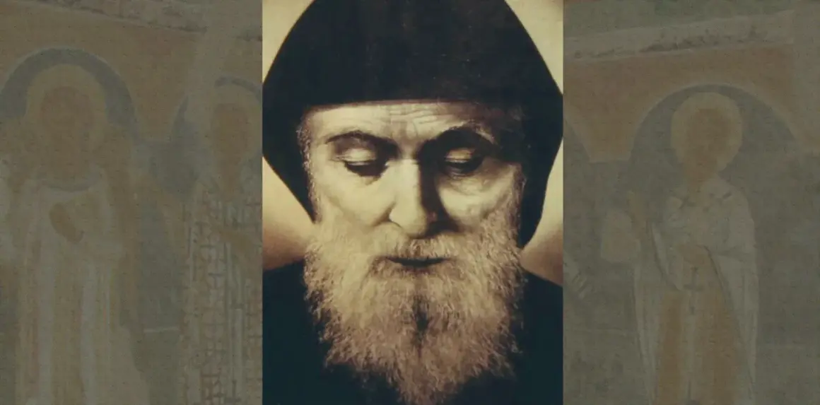 Portret św. Charbela, w ciszy i skupieniu, symbolizujący modlitwę do św. Charbela o uzdrowienie.