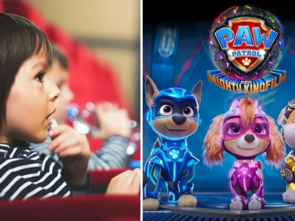 Ein Kind im Kino schaut gespannt auf die Leinwand, auf der die Helden von Paw Patrol – Der Kinofilm zu sehen sind.