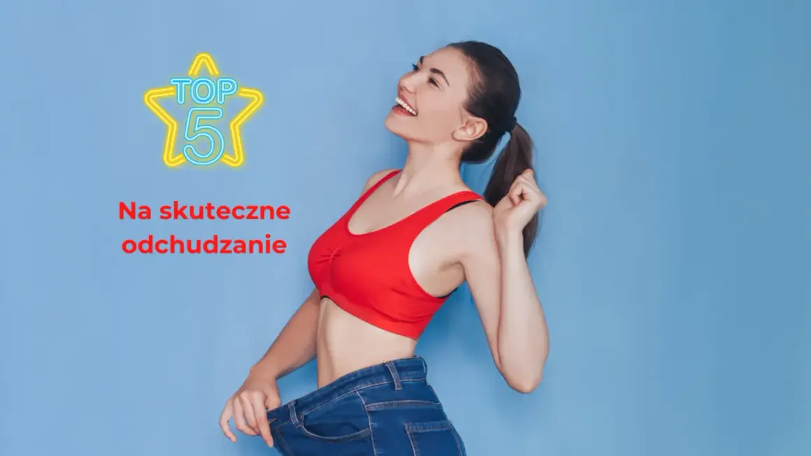 Szczęśliwa kobieta w za dużych jeansach, symbolizująca sukces w odchudzaniu. Neonowy napis "TOP 5" i tekst "Na skuteczne odchudzanie" podkreślają temat.