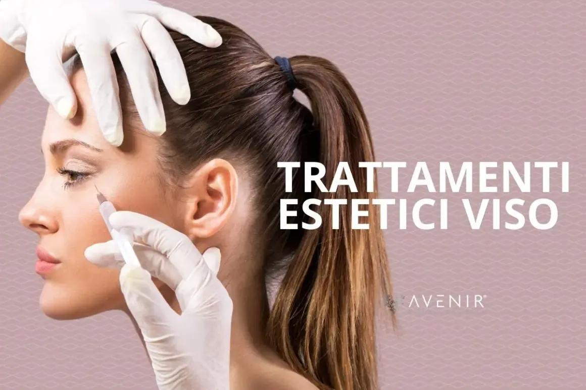 Mani guantate eseguono un trattamento estetico viso con iniezione. Testo: TRATTAMENTI ESTETICI VISO.