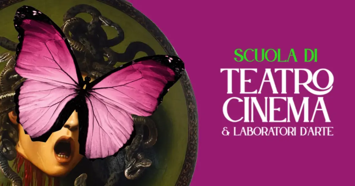 Scuola di Teatro Cinema & Laboratori d'Arte: un'immagine surreale con una farfalla rosa su Medusa, simbolo di un teatro di ricerca innovativo.