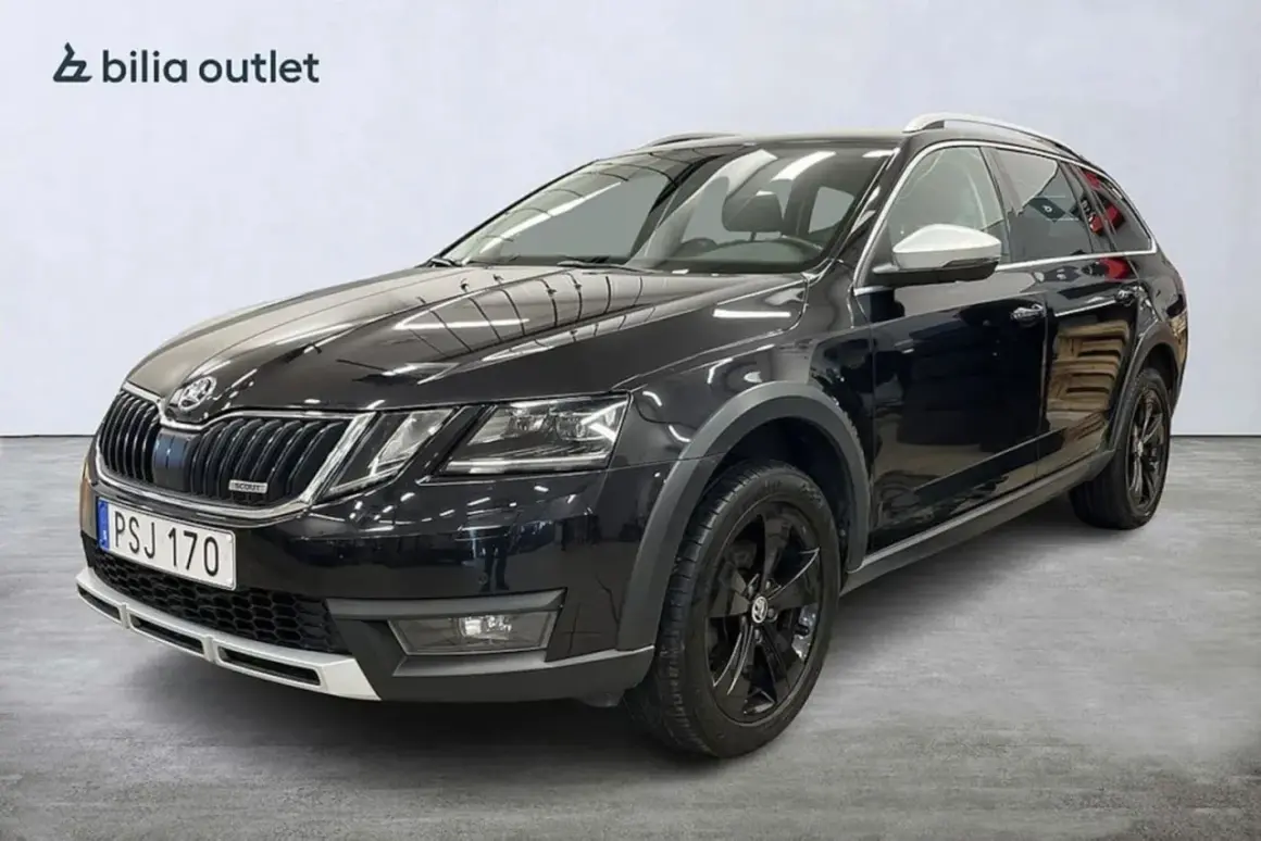 Svart Skoda Octavia Scout, registreringsskylt PSJ 170. En bil som kan ha ett problem, men ser fin ut.