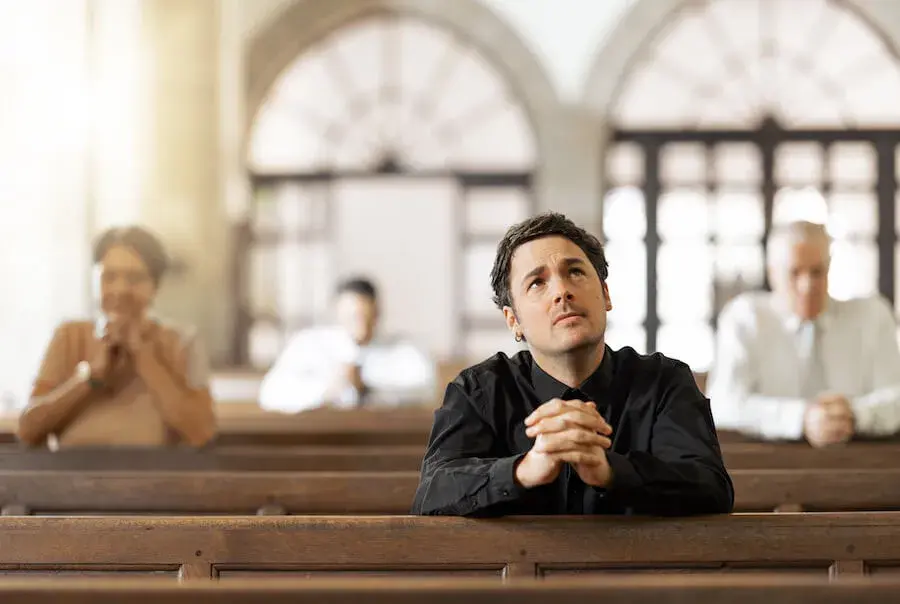 Czy wypisanie się z religii to grzech? Zrozum konsekwencje tej decyzji