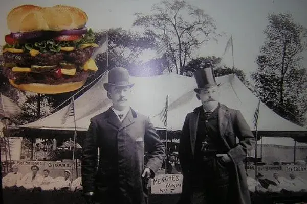 Kto wymyślił hamburgera? Niezwykła historia i wielu pretendentów