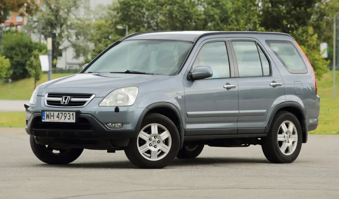 Szary Honda CRV, gotowy do jazdy testowej.