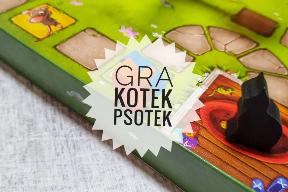 Plansza gry Kotek Psotek z czarnym kotkiem i myszką.