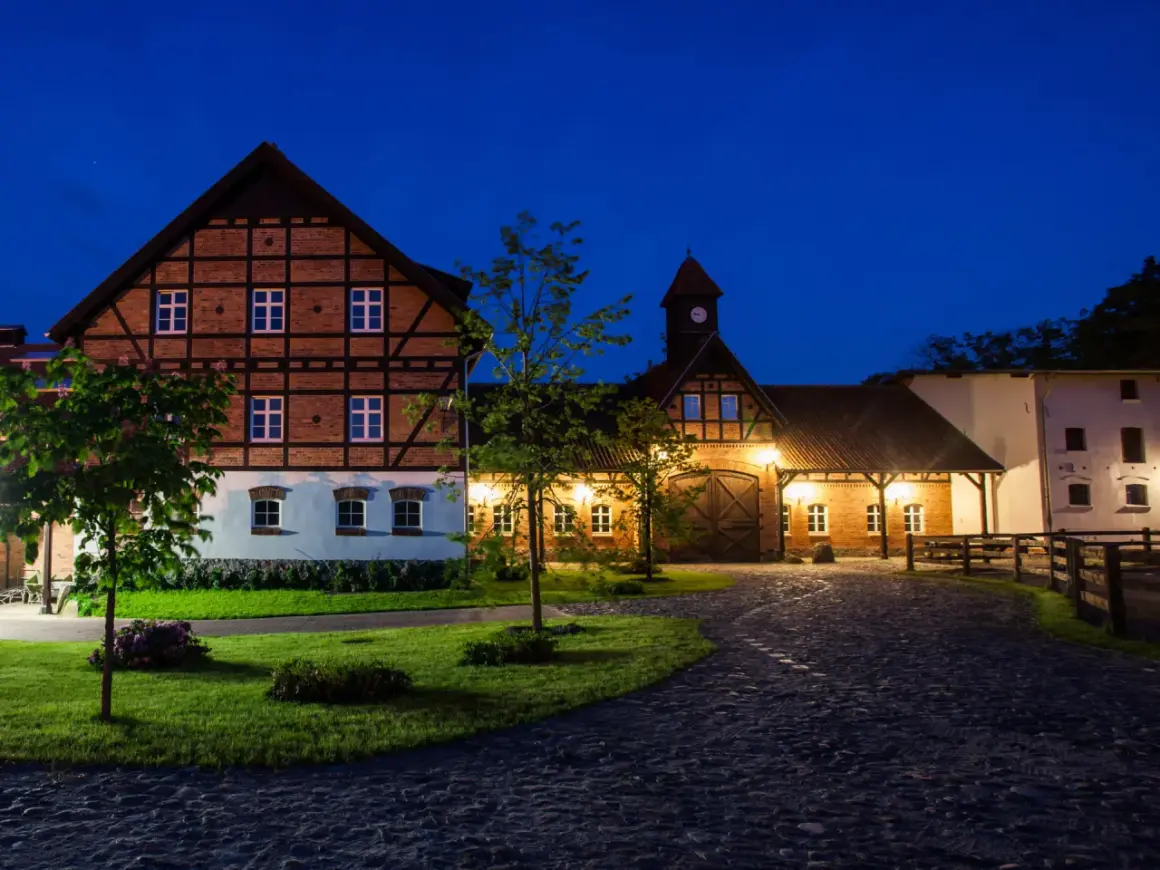 Stadnina koni Przekolno - komfortowe noclegi i atrakcje dla każdego