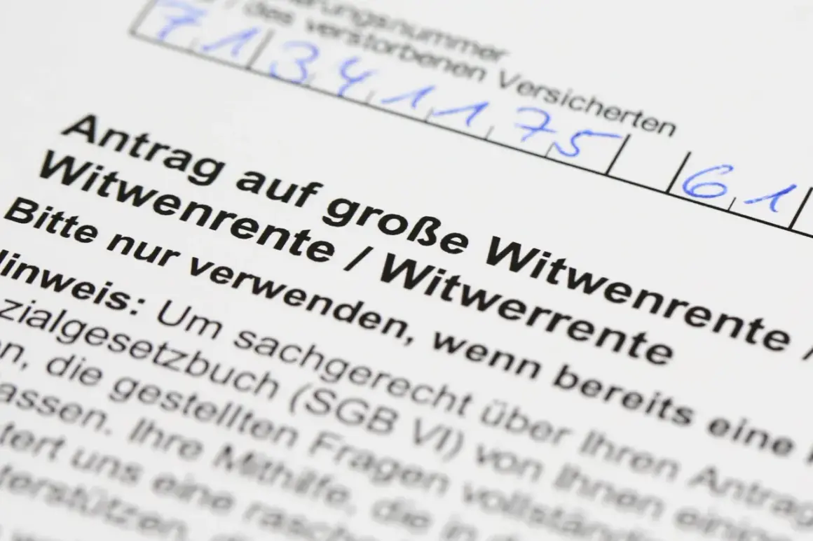 Antrag auf Witwenrente: Hier erfahren Sie, wie Sie verdi treuegeld beantragen. Das Formular ist für die Beantragung einer Witwen- oder Witwerrente.