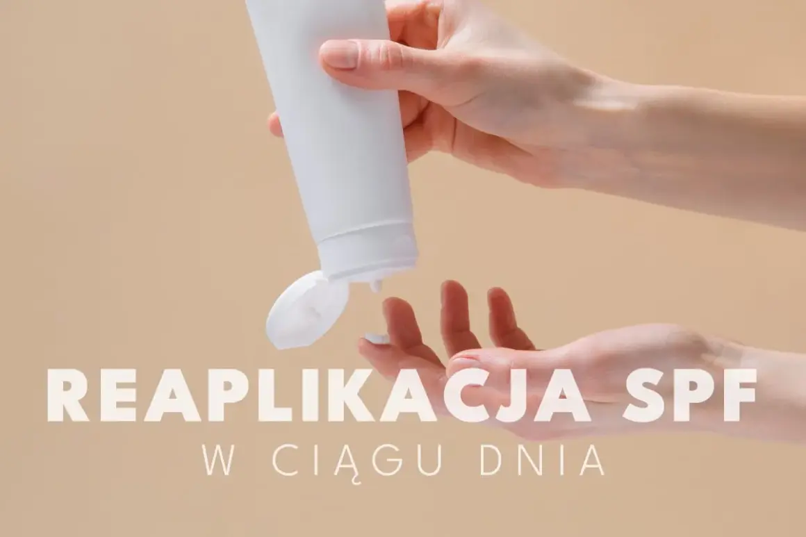 Dłonie aplikują krem z filtrem. Pamiętaj o reaplikacji SPF w ciągu dnia dla ochrony skóry.