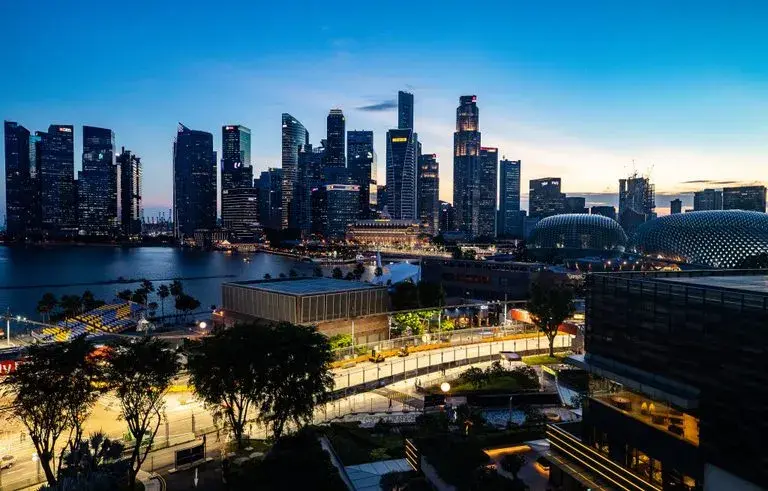 W jakim kraju jest Singapur? Odkryj jego niezależny status i lokalizację