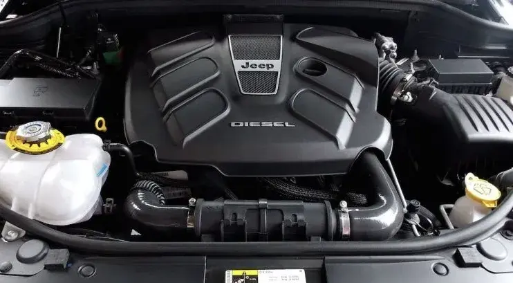 Jeep Grand Cherokee 3.0 CRD: Mercedes czy VM Motori? Wybierz mądrze!