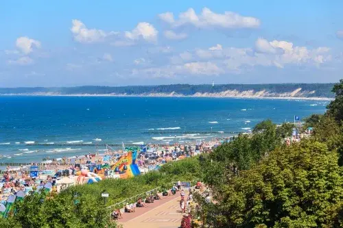 Ile kosztują noclegi nad polskim morzem? Sprawdź i oszczędź!