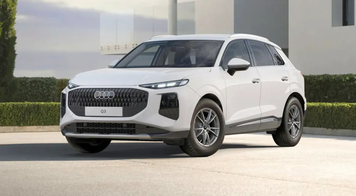 Białe Audi Q3 prezentuje nowoczesny design. Sprawdź aktualną audi q3 cena i wybierz swój wymarzony SUV.