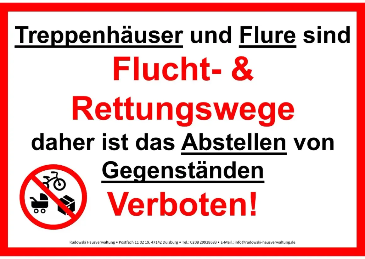 Treppenhaus freihalten! Flucht- und Rettungswege sind wichtig. Abstellen von Gegenständen wie Kinderwagen, Fahrrad oder Kartons ist verboten.