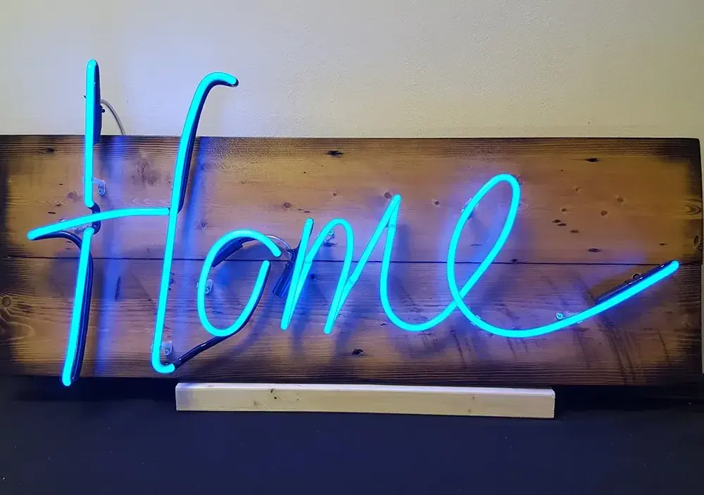Jak stworzyć neon DIY - proste kroki, materiały i pomysły na design