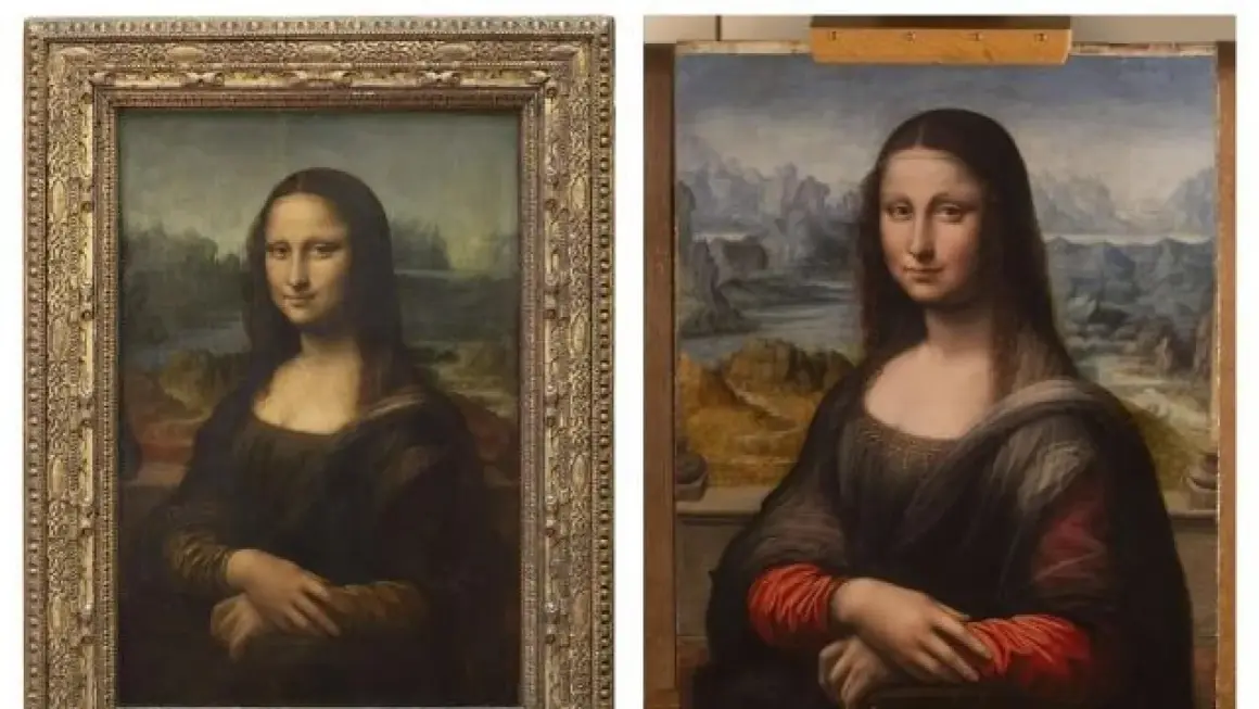Dwie wersje Mona Lisy: jedna w złotej ramie, druga bez, przypominająca tę z Prado.