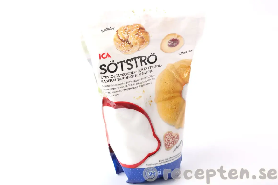 ICA Sötströ, ett sötningsmedel baserat på steviolglykosider och erytritol, perfekt för att ersätta socker i bakverk och drycker.