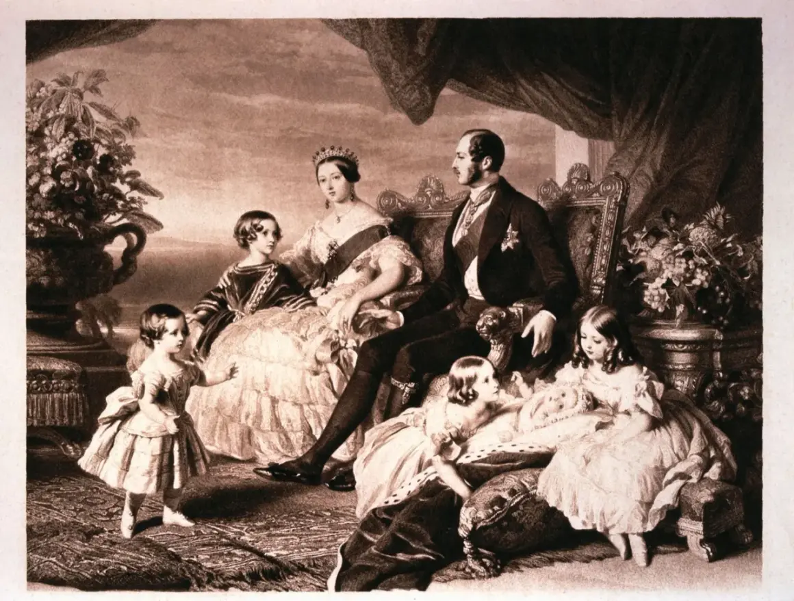 La reina Victoria de Inglaterra, junto al príncipe Alberto y sus hijos, en un retrato familiar.